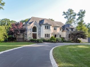 17 Alexander Dr, Flemington, NJ 08822