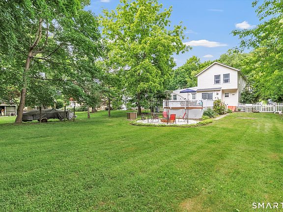3rd image of 19 Hickok Avenue
