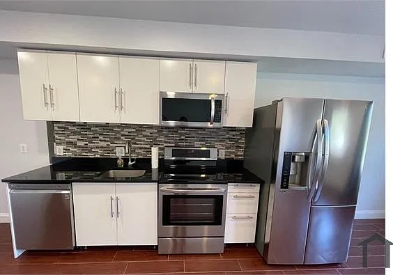 615 N 11th St #3 — Photo 1