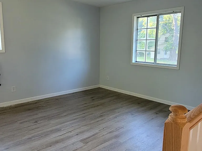 425 Carrier St — Photo 8