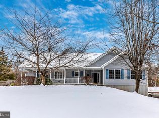 6 Sapphire Dr, Hedgesville, WV 25427