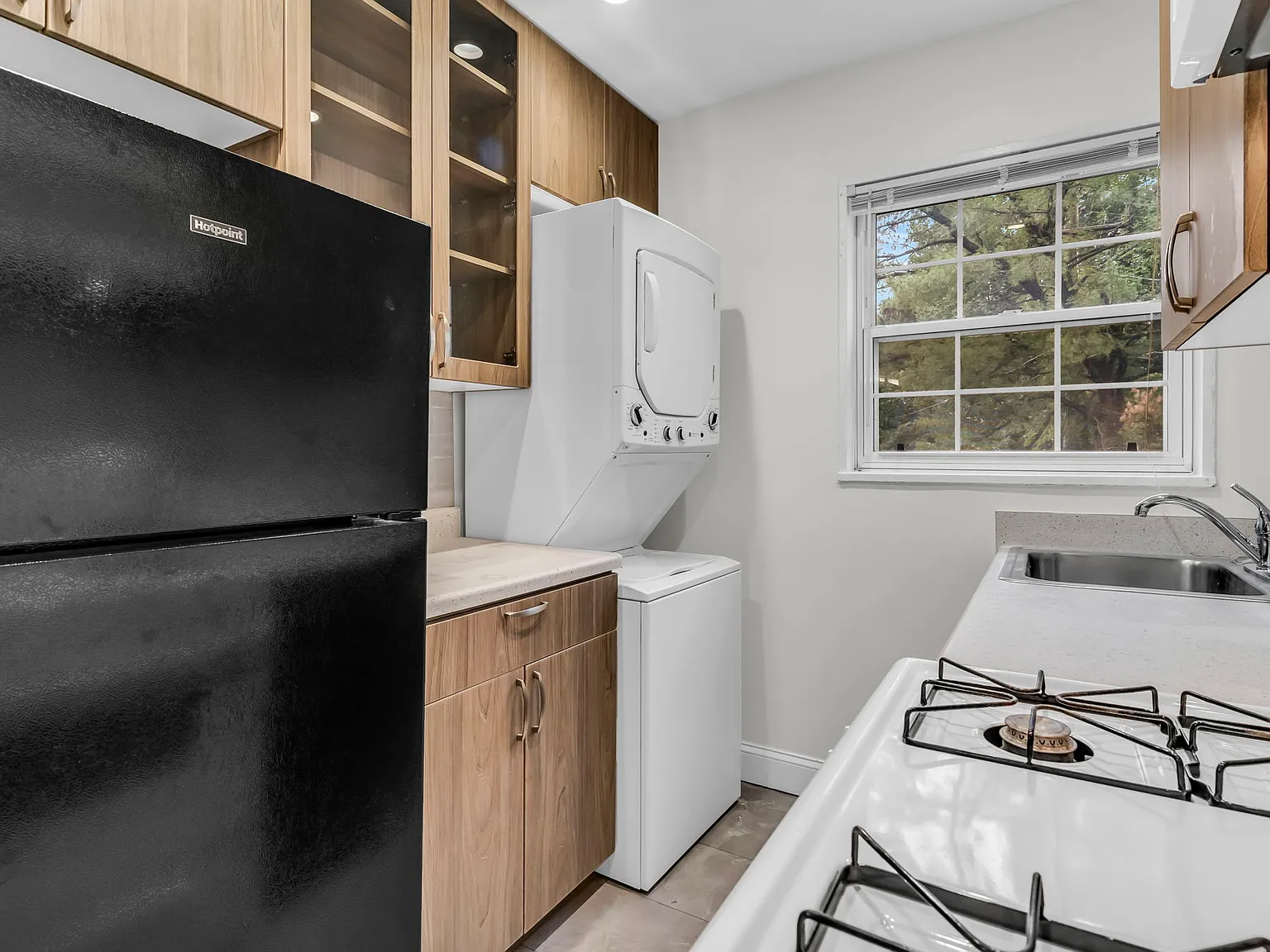 2 bed, 602 sqft, $2,000 — Photo 4