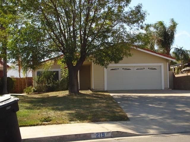 1st image of 219 Laurelwood Ct