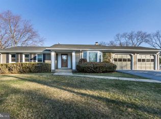 5 Waterway Ct, Rockville, MD 20853