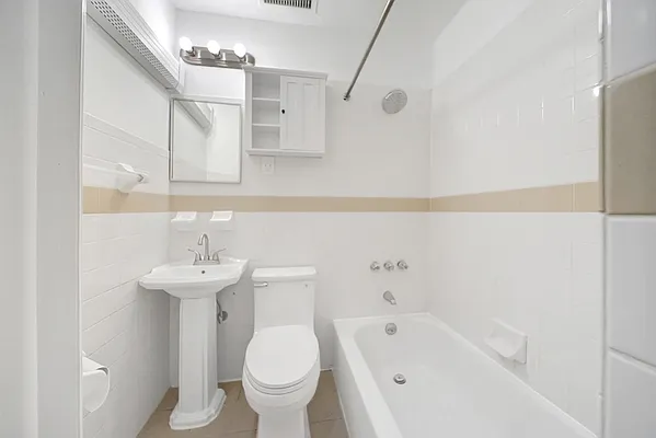 Rented by Compass | media 13