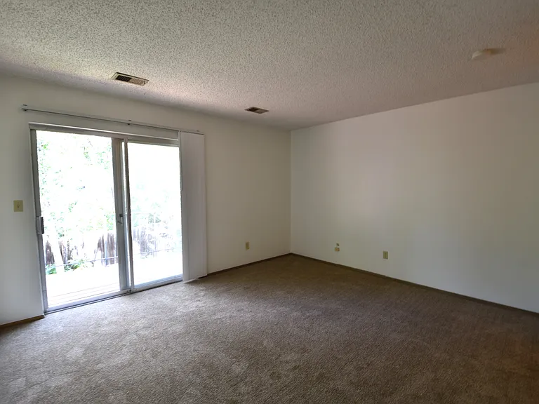 2643 Sherwood Cir — Photo 21
