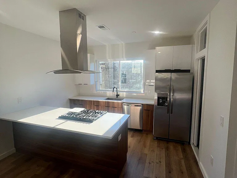 1501 S 25th St #12 — Photo 11