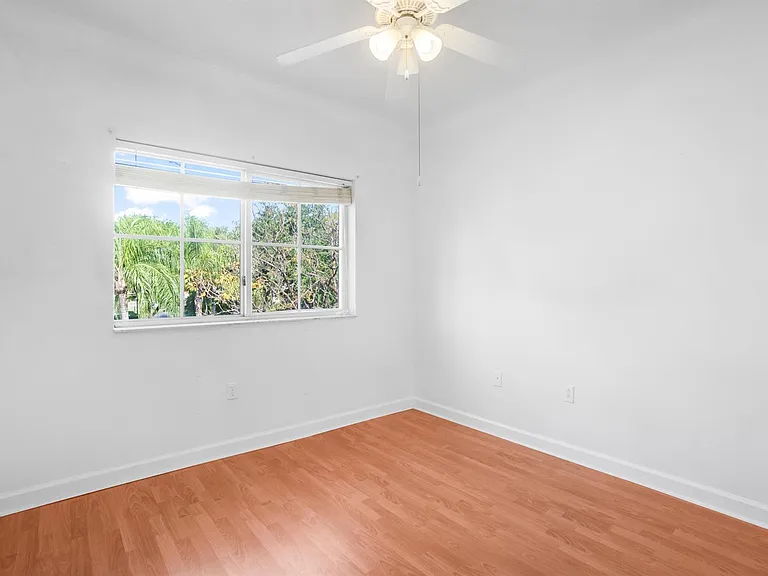 9006 SW 214th Ln — Photo 16
