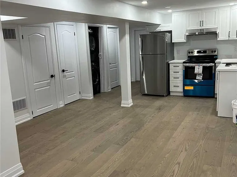 32 Trewartha Cres #BASEMENT — Photo 1
