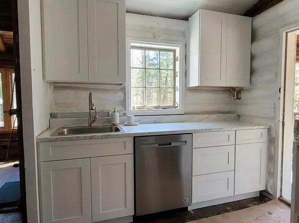 138 Bearfort Rd, West Milford, NJ 07480