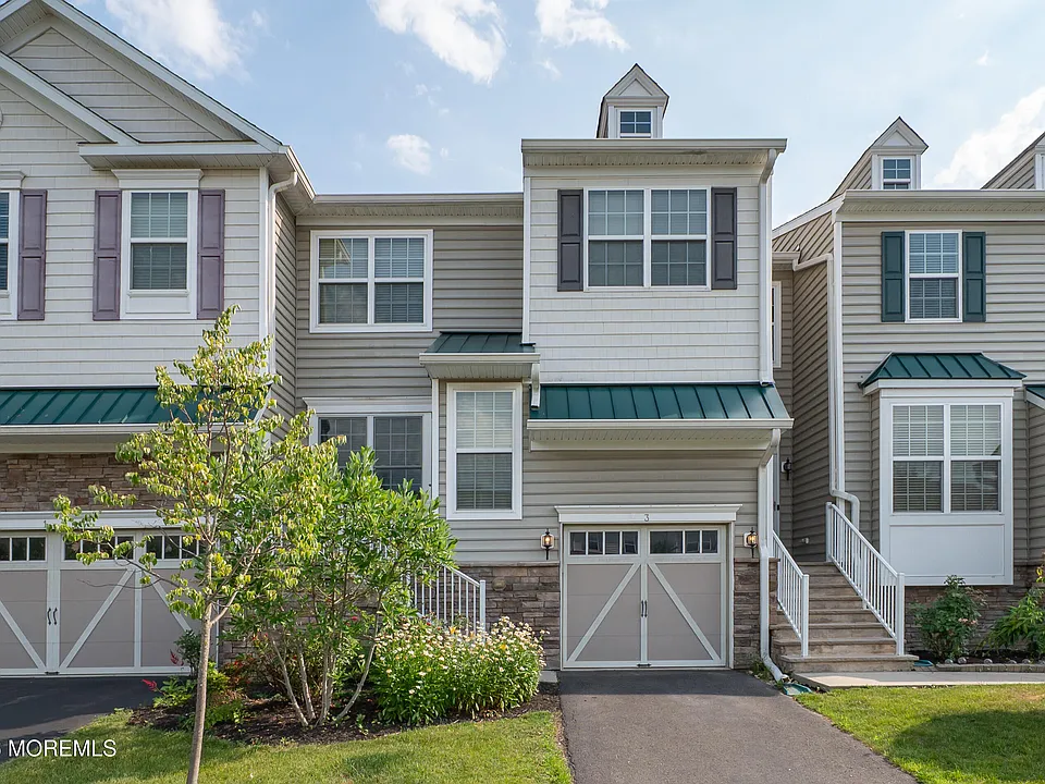 3 Bauer Ln