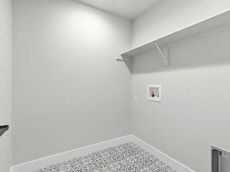7389 Knapp Dr — Photo 32
