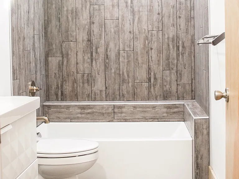 116 E Market St — Photo 11