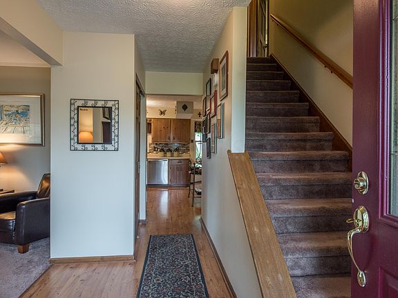 5th image of 13505 Falmouth Ave