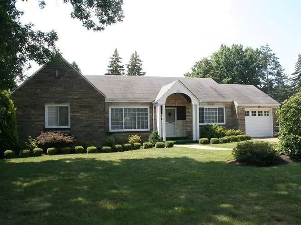 3315 Ponoka Rd, Pittsburgh, PA 15241