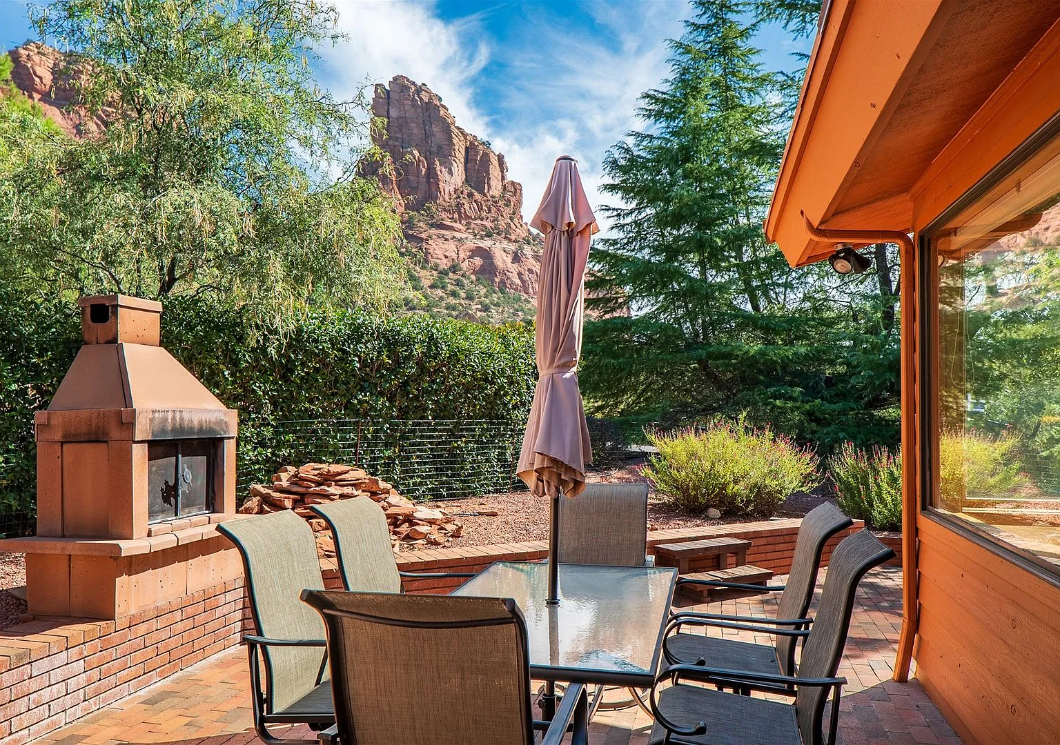 Red Rock Views, Hot Tub, Pet-Friendly Home! — Photo 3