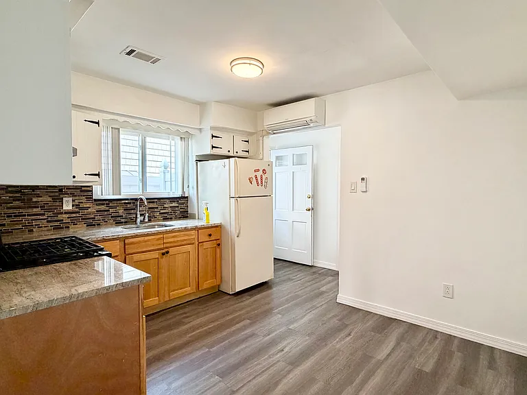 162 Woodbine Ave #1 — Photo 15