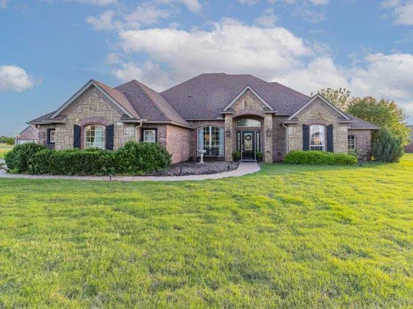 109 NE Meadow Ln, Elgin, OK 73538