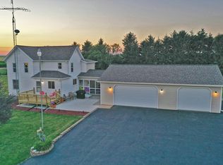 3292 E 13th Rd, Ottawa, IL 61350