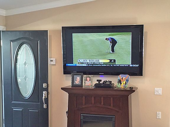 Entry w Electric Fireplace