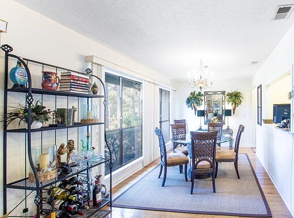 3rd image of 719 Deer Run Villas