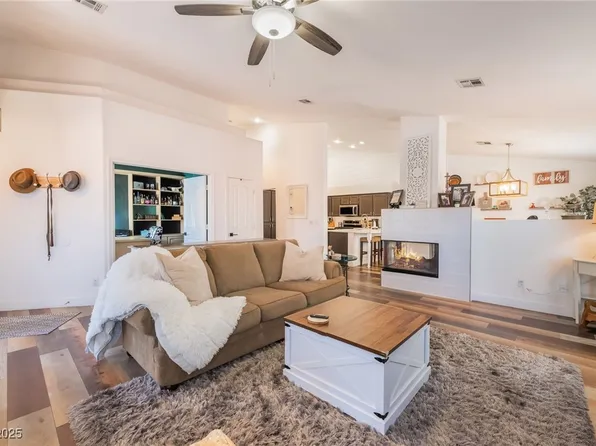 7716 Top Hat Ave, Las Vegas, NV 89113