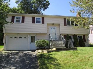 11 Otter Trl, Worcester, MA 01605