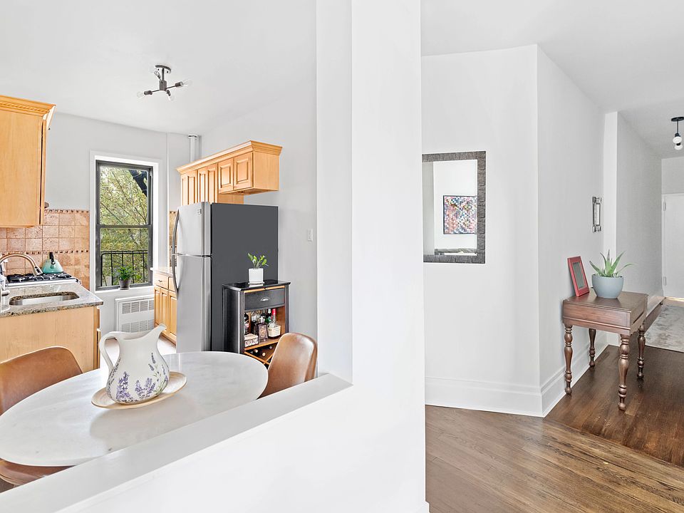 1st image of 425 Prospect Pl APT 3J