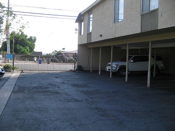 4th image of 315 E 30th St APT M