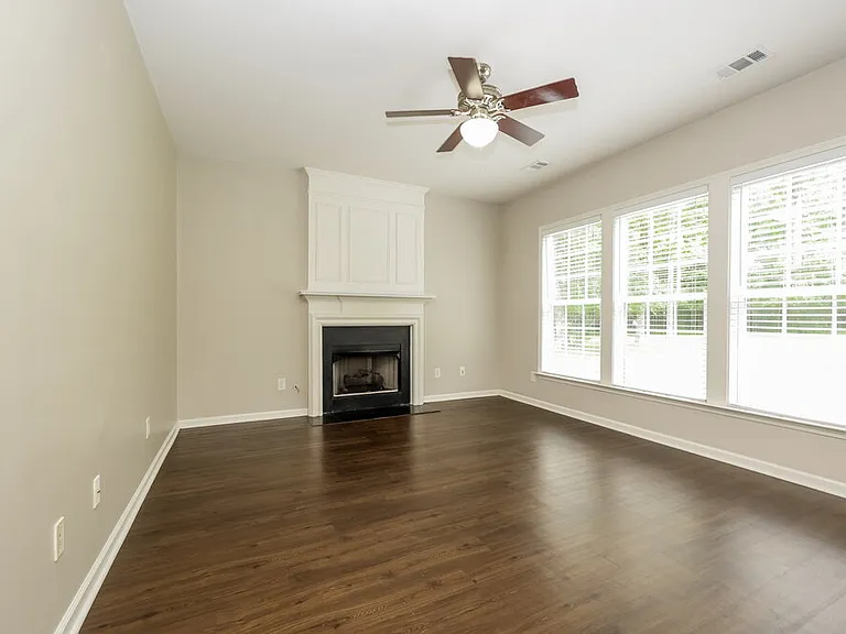 2214 Cardiff Ln — Photo 4