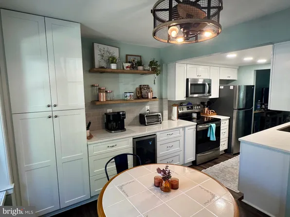 1820 Aberdeen Cir, Crofton, MD 21114