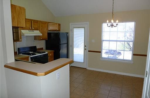 4th image of 14154 Cherry Ct