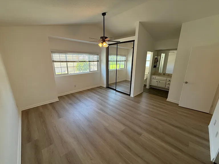 9011 Tanglewood Dr — Photo 10