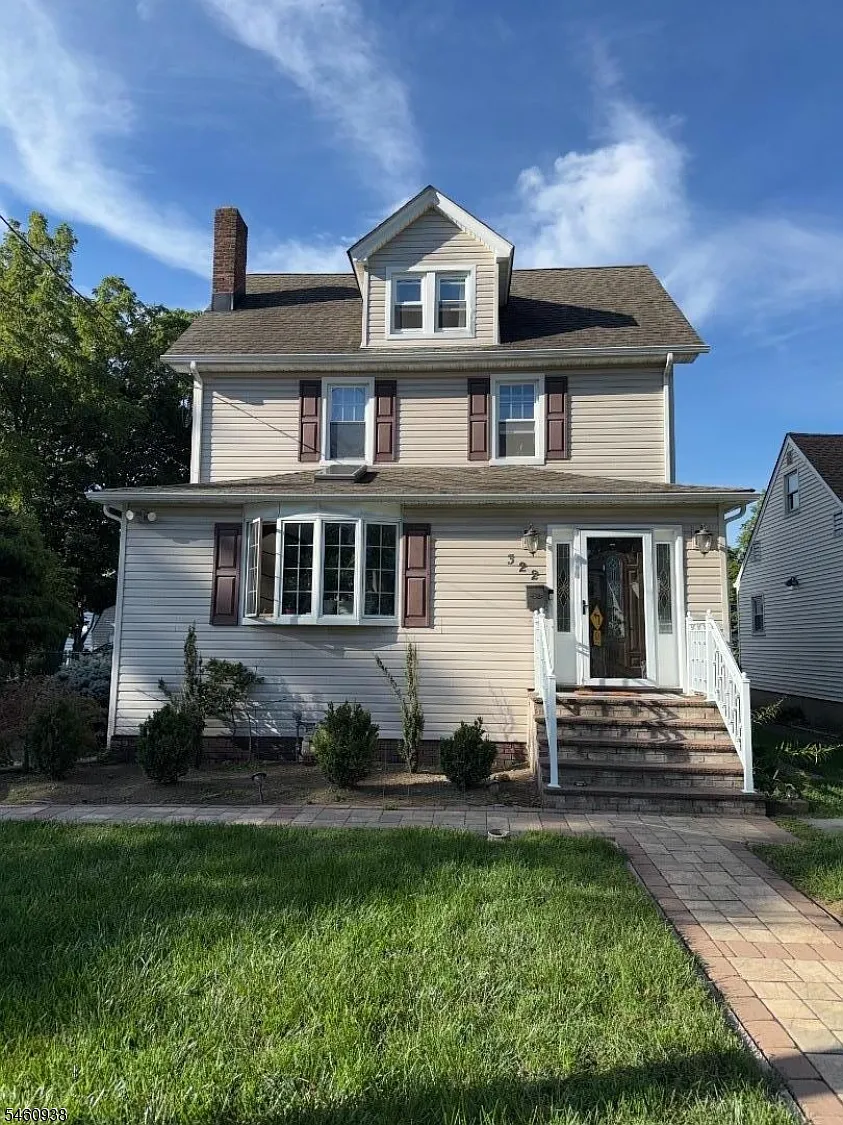 4 bed, 2.5 bath, $3,800 — Photo 1