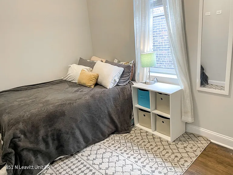 851 N. Leavitt St. — Photo 9