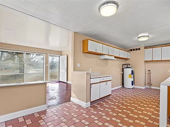 5th image of 1260 Farley Dr