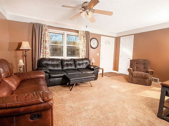 3rd image of 3034 Goda Ave