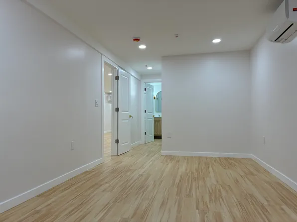 716 11th Street image 21 of 37