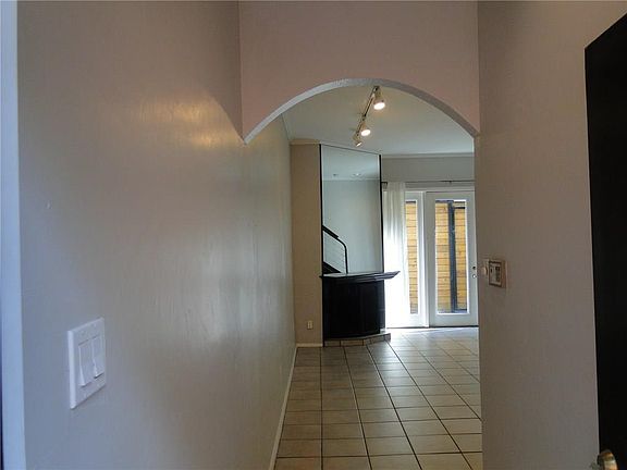 4th image of 4407 Buena Vista St APT 10