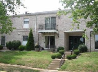 4347 Chateau De Ville Dr APT D, Saint Louis, MO 63129