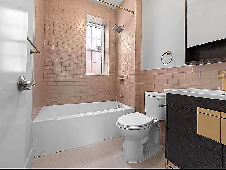 610 Maple St #3L — Photo 4