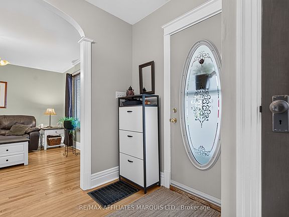 4th image of 412 York St