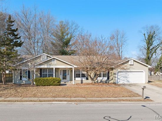1018 Timber Creek Ln, O'Fallon, IL 62269