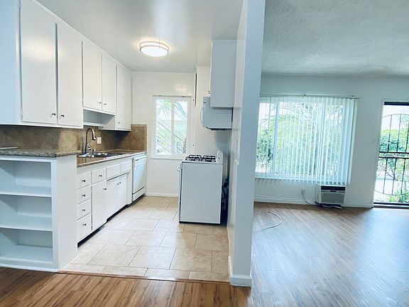5th image of 1412 W 17th St #10502