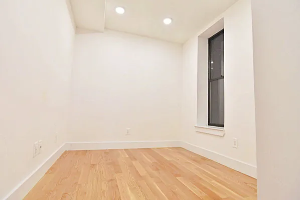 Rented by Bohemia Realty Group | media 29