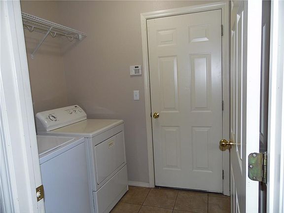 5th image of 4409 SW Limestone Ave