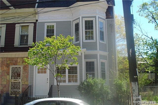 1st image of 1312 Findlay Avenue