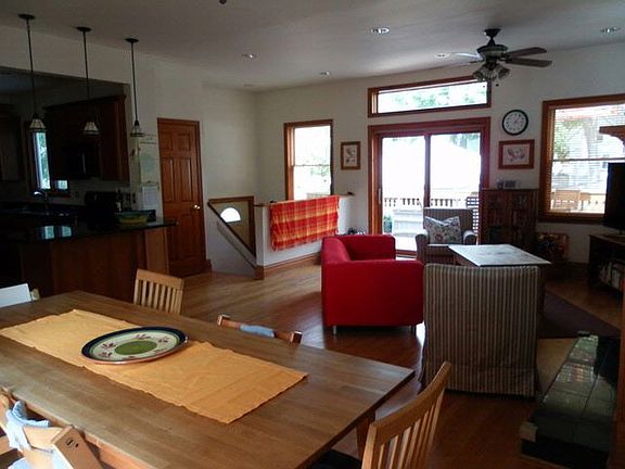 5th image of 634 Forest Ave