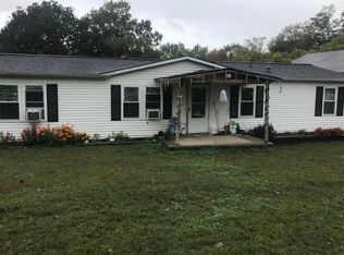 95 Sulpher Wells Rd N, Irvine, KY 40336