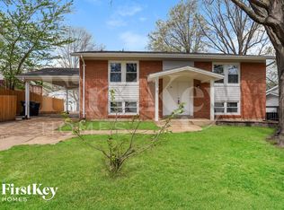 1331 Glenstone Dr, Maryland Heights, MO 63043